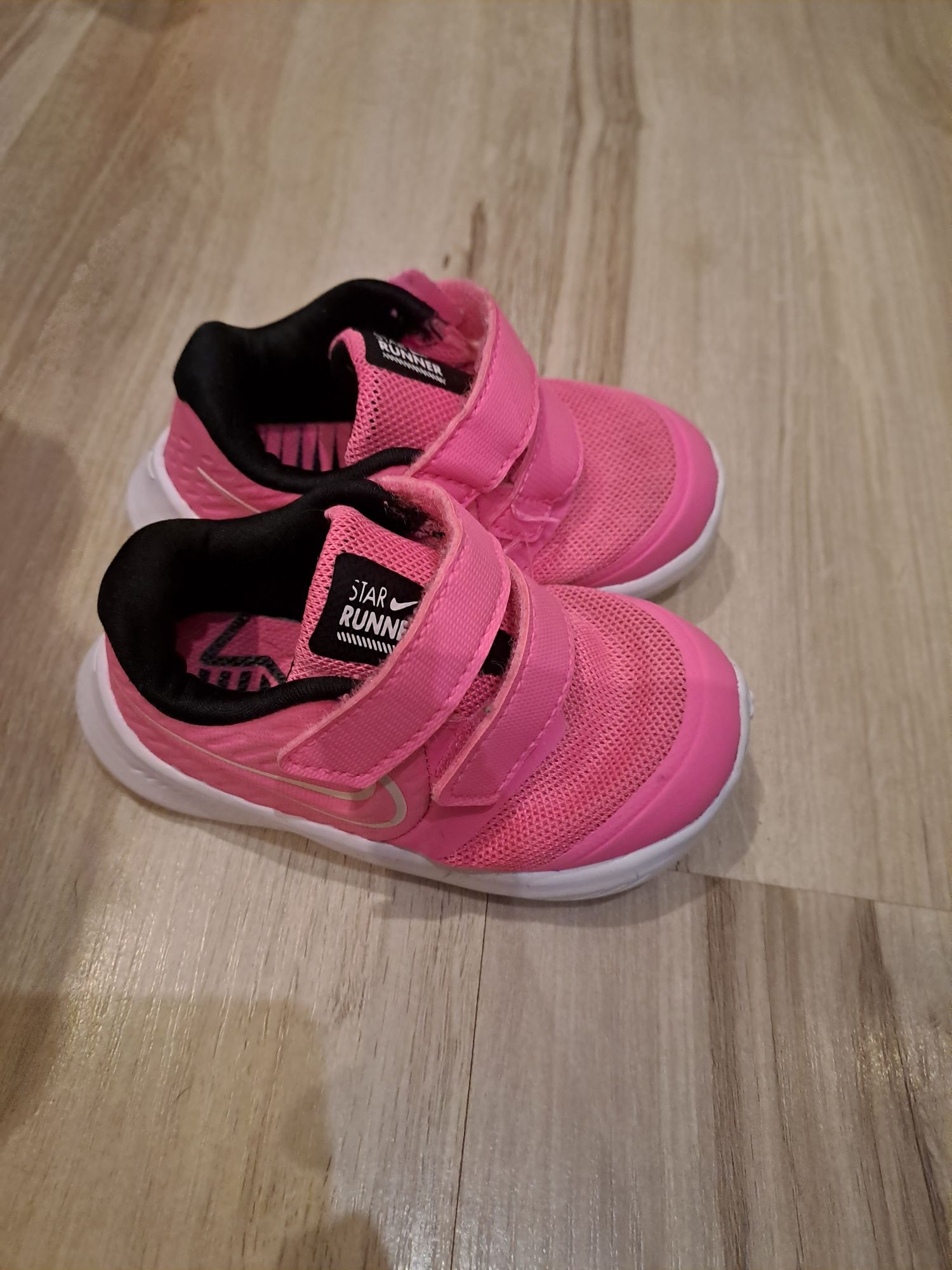 Buty NIKE dziewczece rozmiar 21