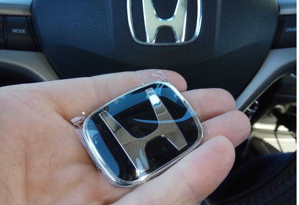 Эмблема значок на руль Honda CR-V,Accord,Civic,Pilot,решётку,багажник.