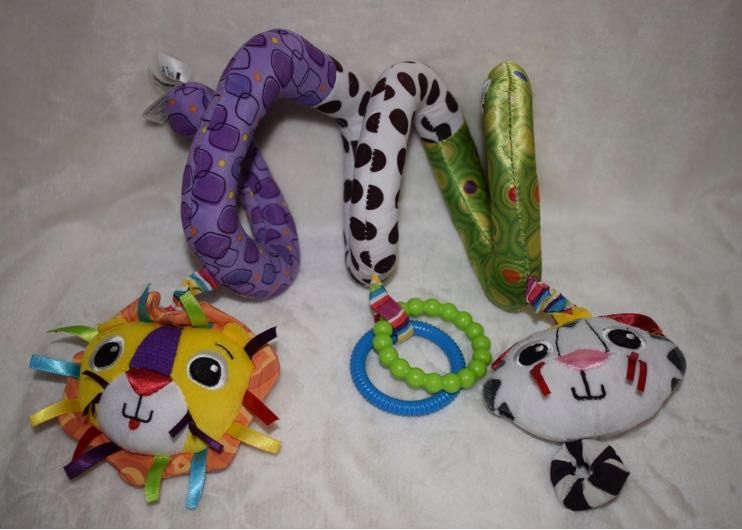 Tomy Lamaze Kolorowa Spirala,  aktywizującą gryzak, na łóżeczko  wózka