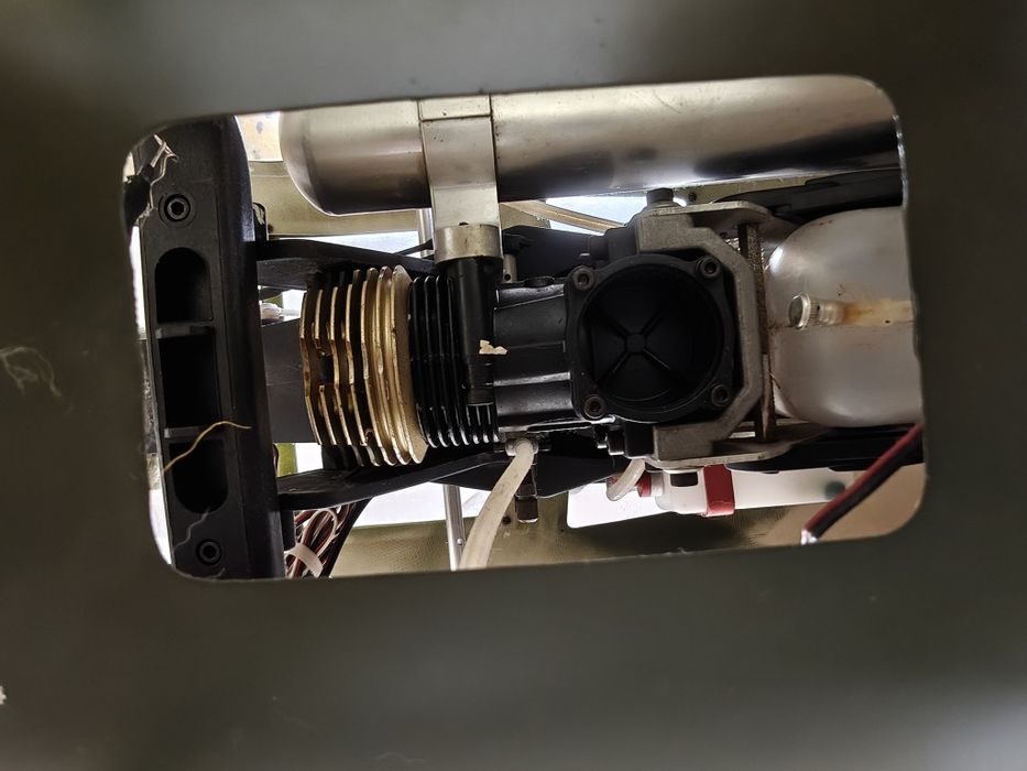 Thunder Tiger Raptor 50 com fuselagem Hughes 50