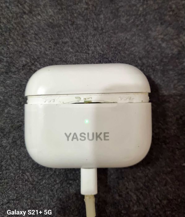 Продам кейс airpods pro першого покоління оригінал