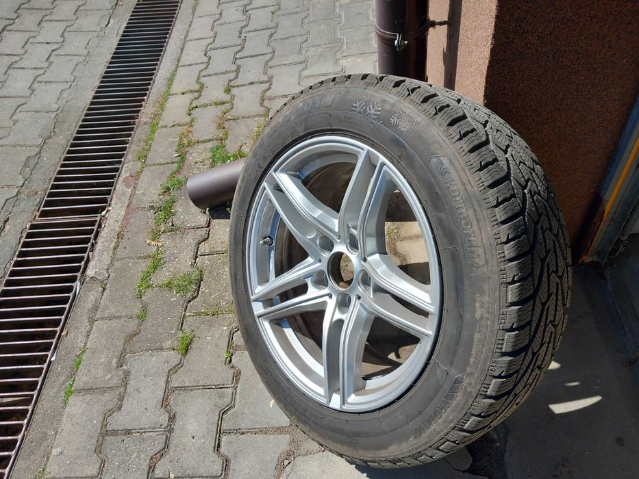 BMW F10/11 felgi 17" z oponami zimowymi
