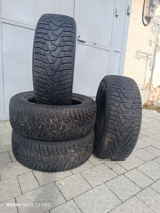 Шини зимові 215/55 R16