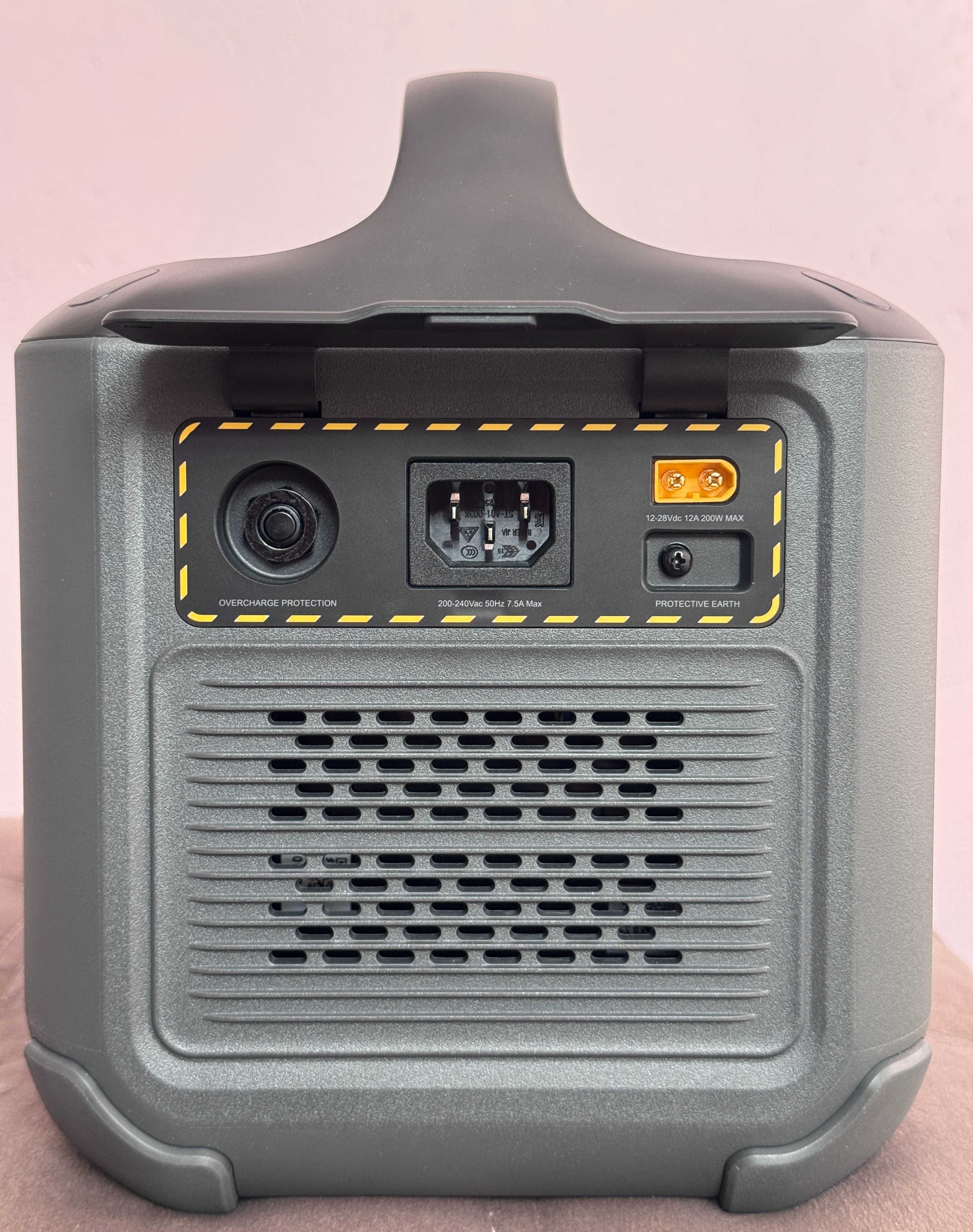 Зарядна станція Ugreen PowerRoam GS600