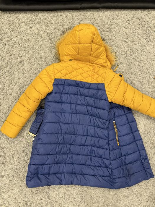 Пальто дуже тепле 8 - 9 років