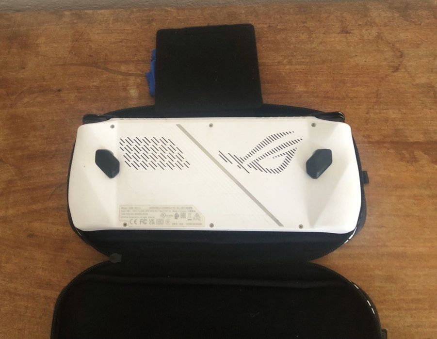 Asus ROG Ally Z1 Extreme – 1 Ano | Estado Impecável