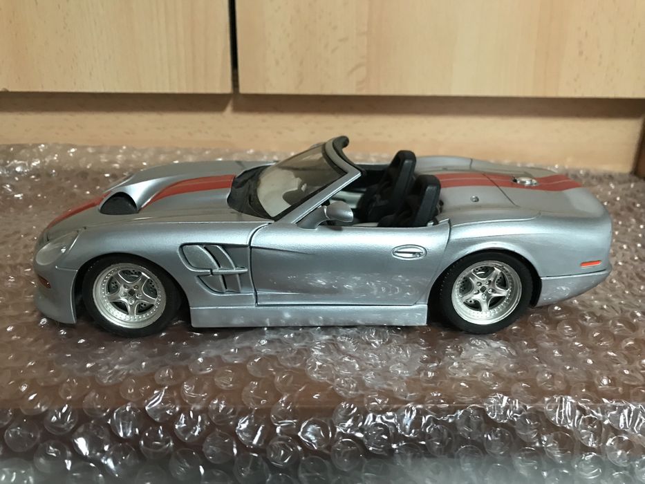 Varios modelos 1/18 Maisto e Bburago