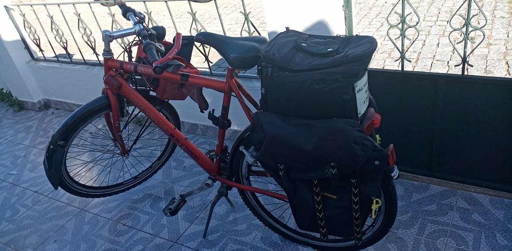 Bicicleta de viagem/estrada