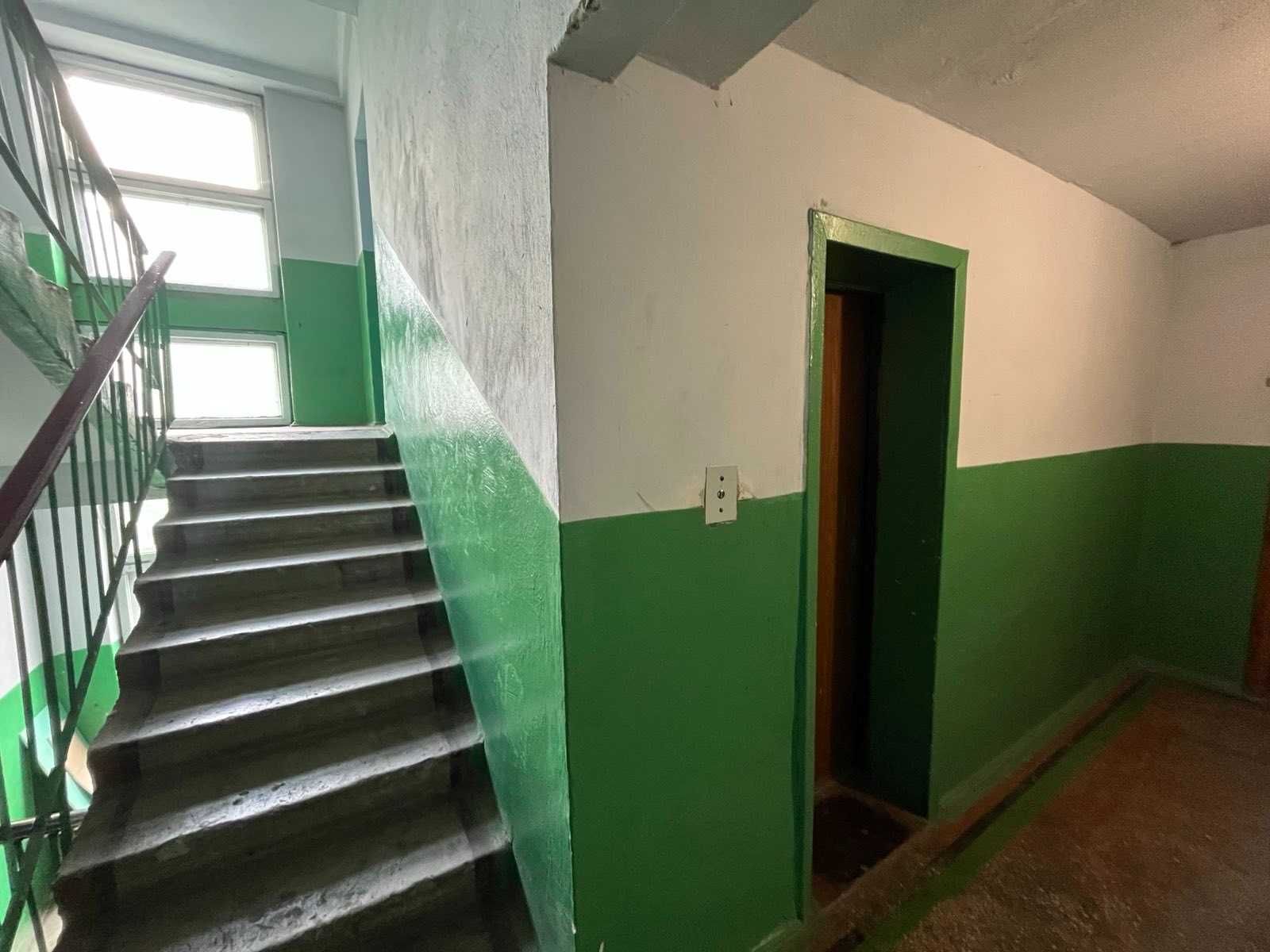 Трикімнатна квартира поруч з ТРЦ ОАЗИС