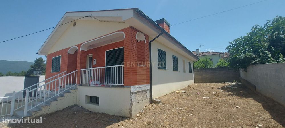 Espetacular Moradia T3 em Chaves com Vista para a Montanha