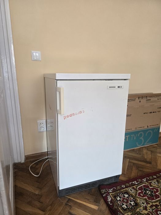 Морозильна камера Simens