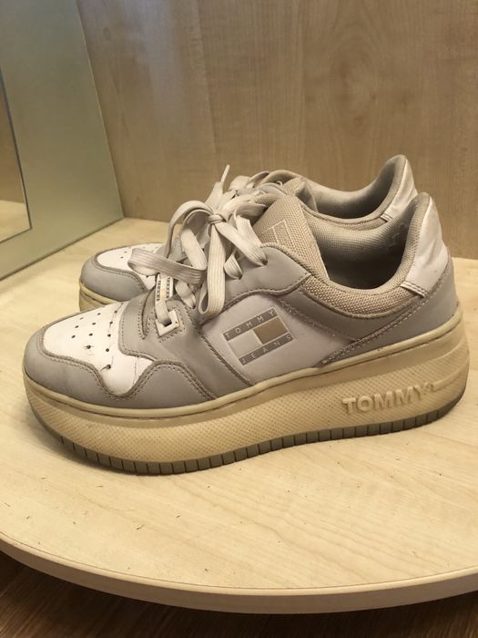кроссовки Тommy б/в 38 розмір