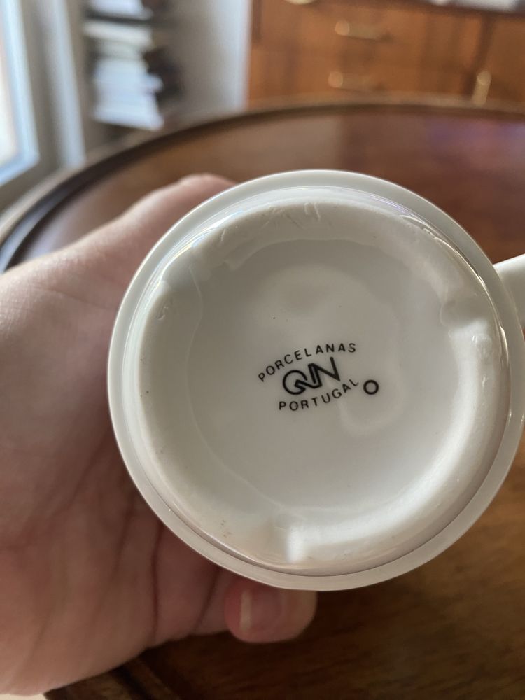 Biały mlecznik QN portugal porcelanas