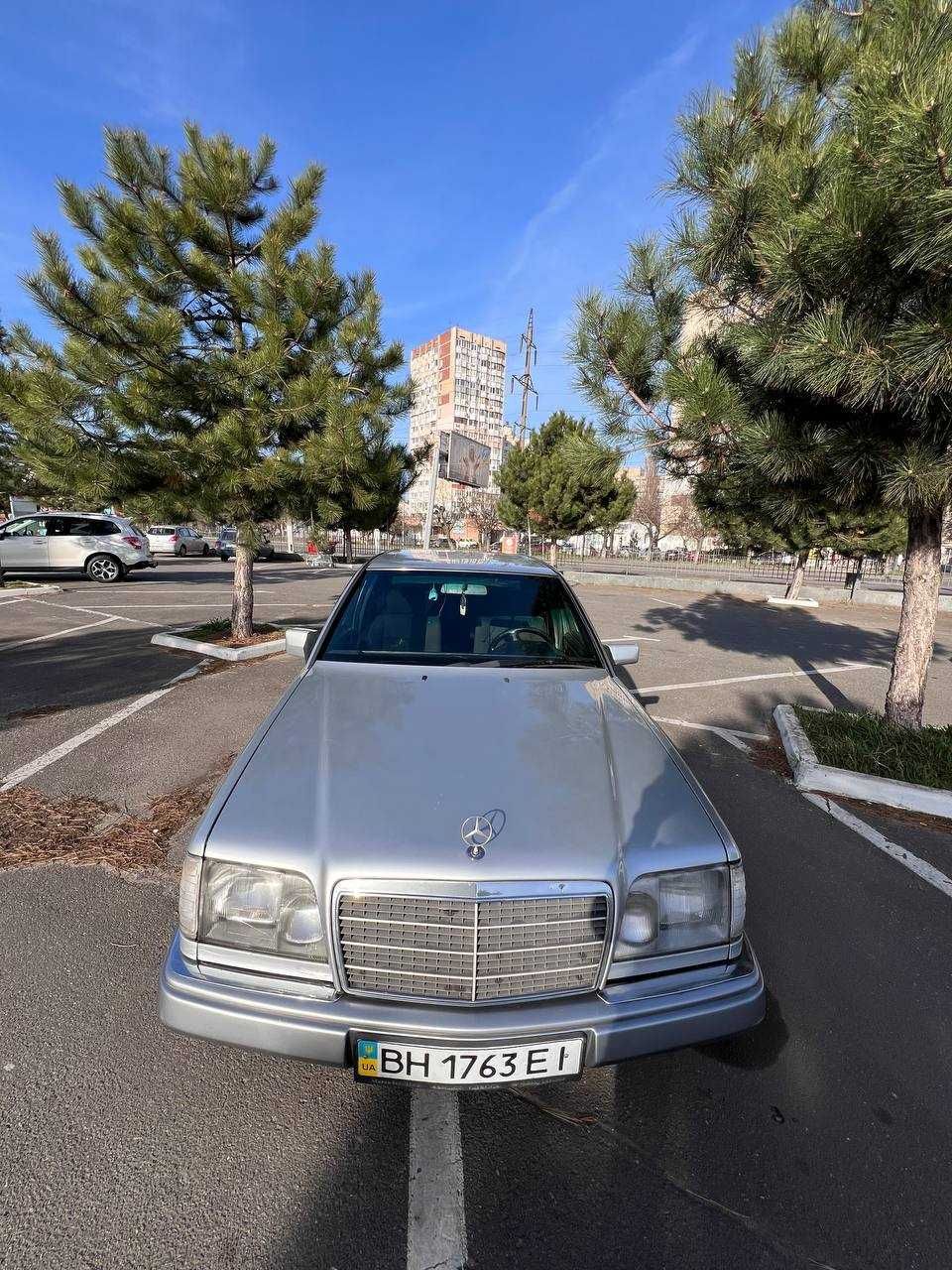 Mercedes w124 E220 1995г