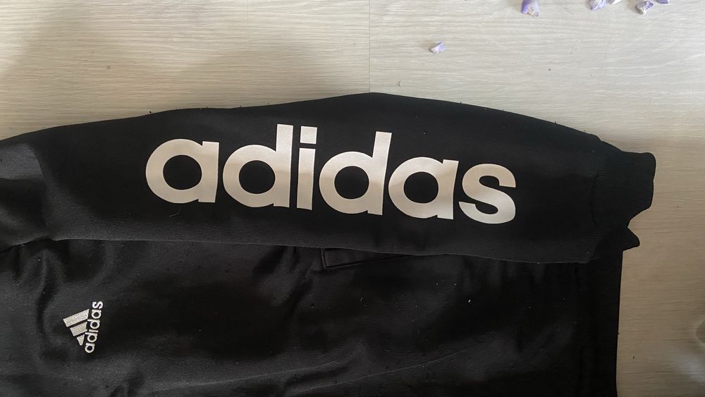 casaco adidas      tam. L