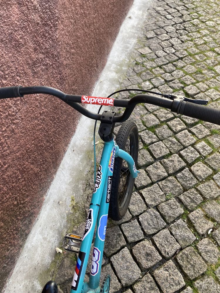 Bicicleta BMX Azul Ciano