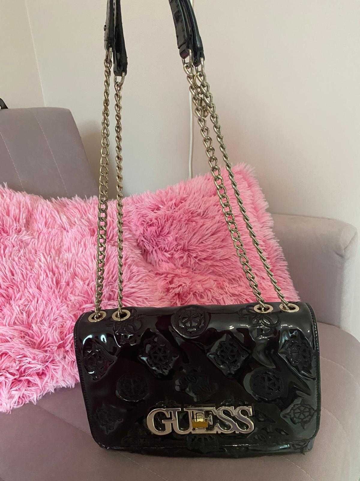 Torebka lakierowana GUESS