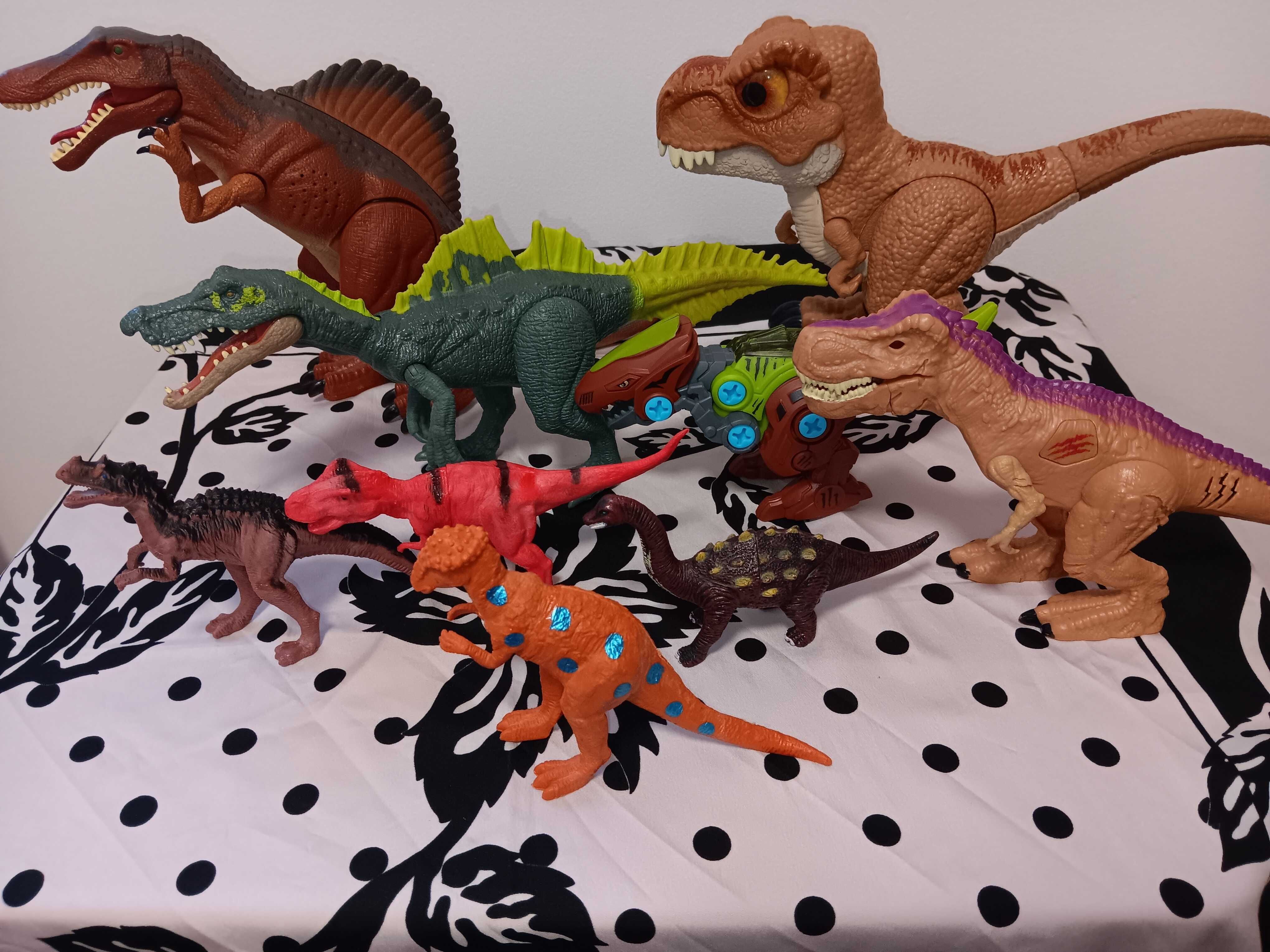 Zabawki dinozaurów dla chłopców