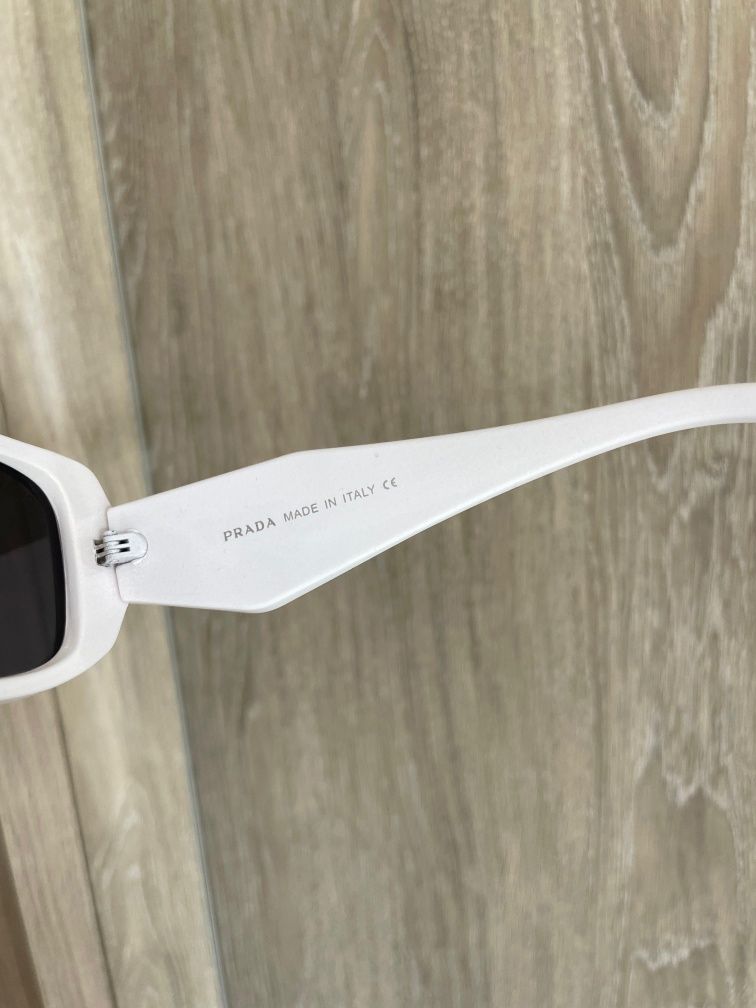 Nowe okulary przeciwstoneczne dla kobie style Prada