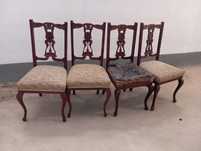 4 cadeiras velhas