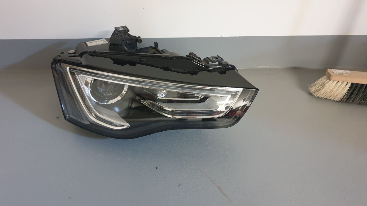 Lampa przednia prawa AUDI A5 lift Bi xenon nieskrętny