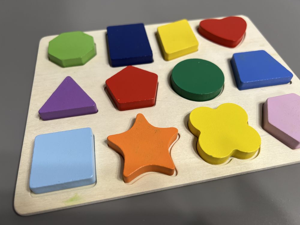 Okazja! Drewniane puzzle kolorowe kształty