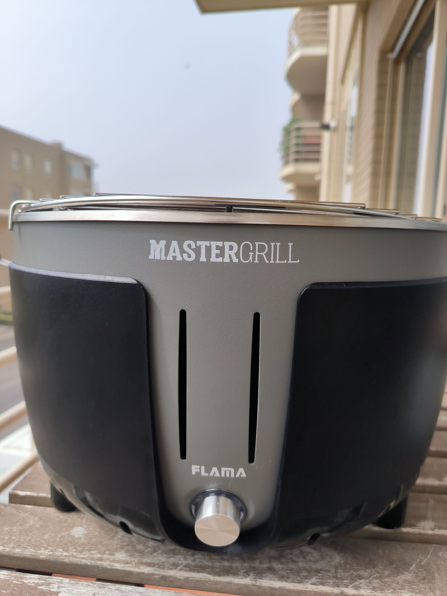 FLAMA MASTERGRILL Grelhador sem fumo ideal para varanda
