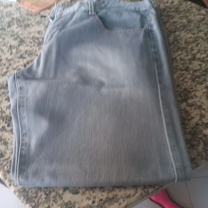 Vendo lote de 2 pares de calças de ganga Diversas calças de ganga para