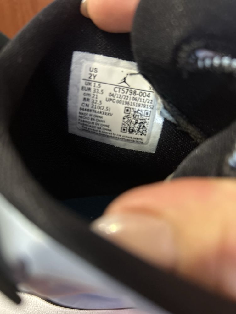 Продам оригінальні кросівки Jordan у гарному стані