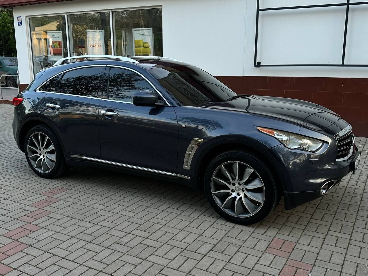 Продам Infinity FX35