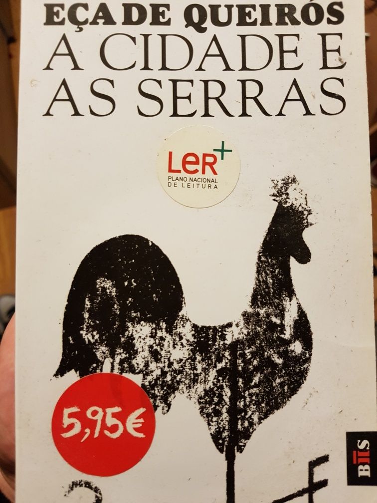 Livros (Os Maias, Cão como nós, Cidade e as Serras e Aldeia Nova))