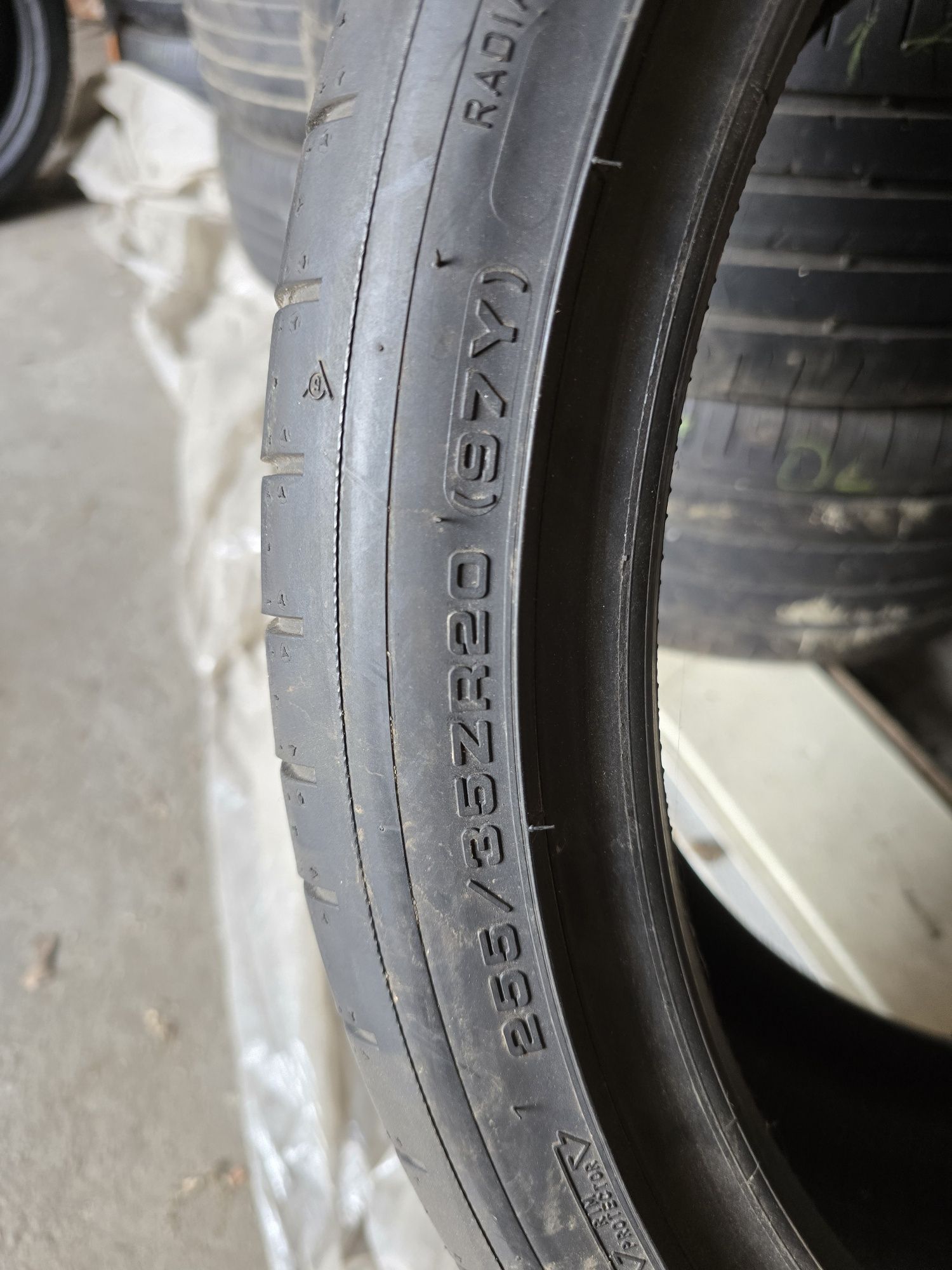 Komplet 4 szt opony letnie 255/35 R20 97Y Dunlop Sport maxx rt2