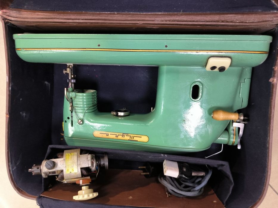 Швейні машинки, швейна машинка