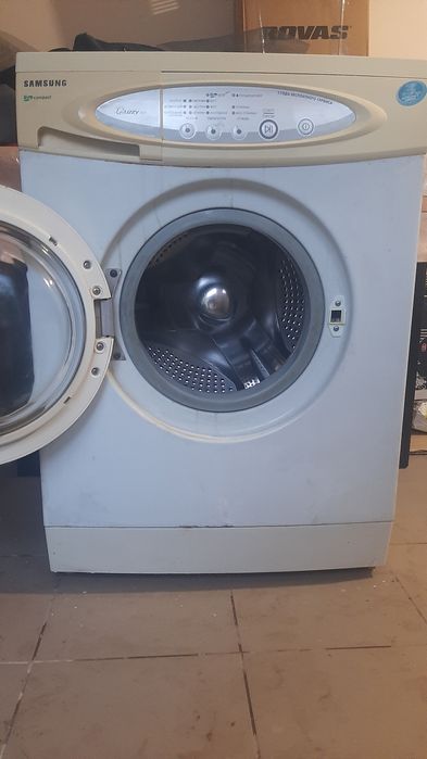 Пральна машина б.в.