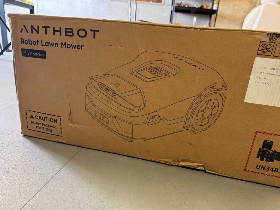 Robot koszący AI ANTHBOT Genie 3000 – bezprzewodowa kosiarka do 3600m2