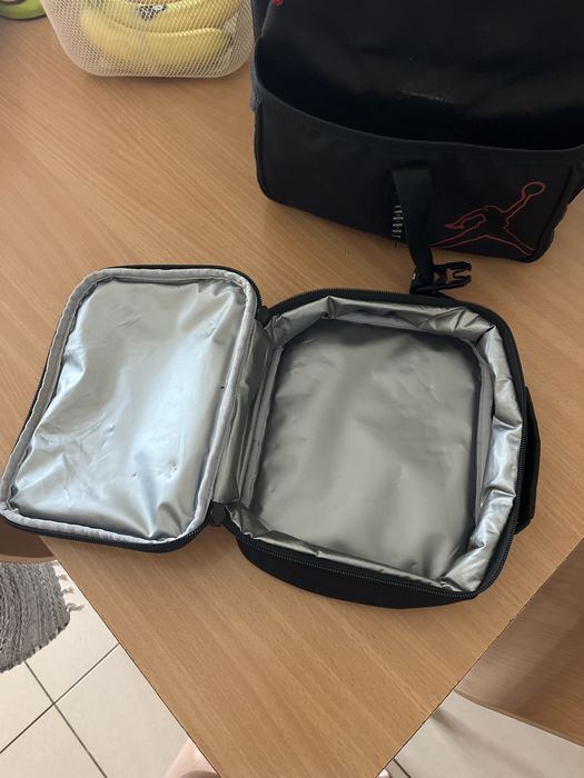 Mochila Jordan com lancheira térmica integrada