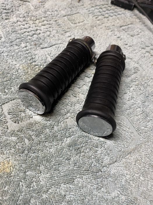 Підніжки для мотоцикла