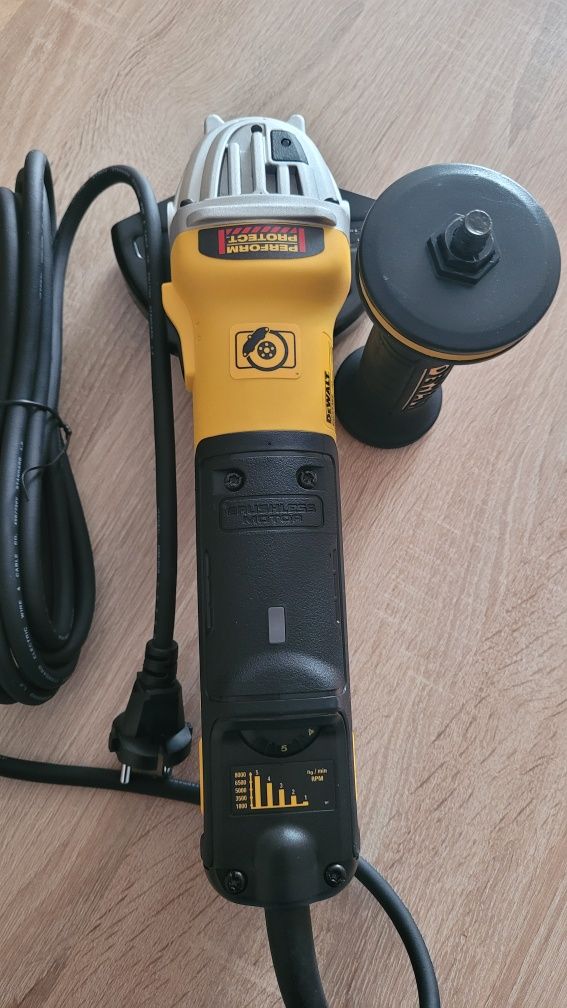 Szlifierka DeWalt DWE4369 QS  1700W
