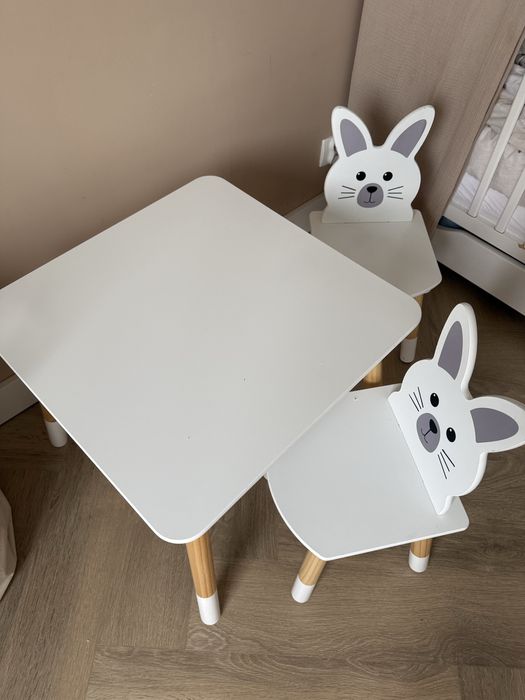 Stolik i krzeselka dla dzieci