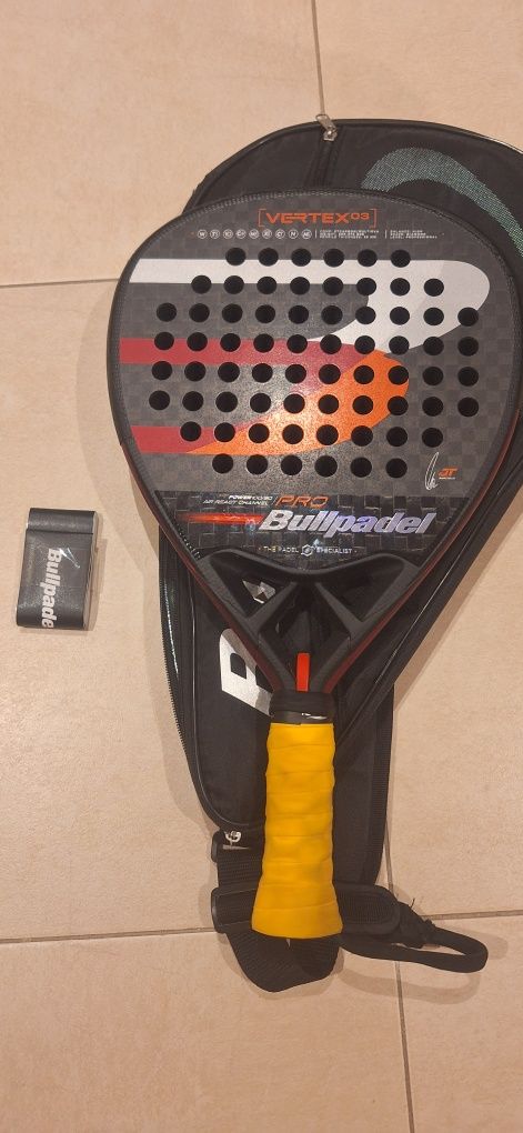 Saco Bullpadel  Hack02+ Raquete Bullpadel Vertex03