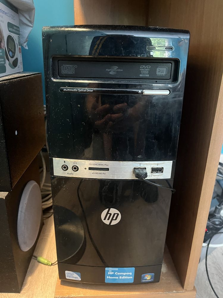 Komputer stacjonarny HP z 2010 roku komplet