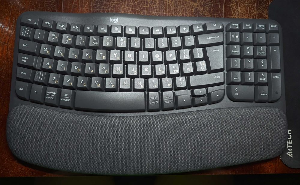 Компактная эргономичная беспроводная клавиатура Logitech Wave Keys