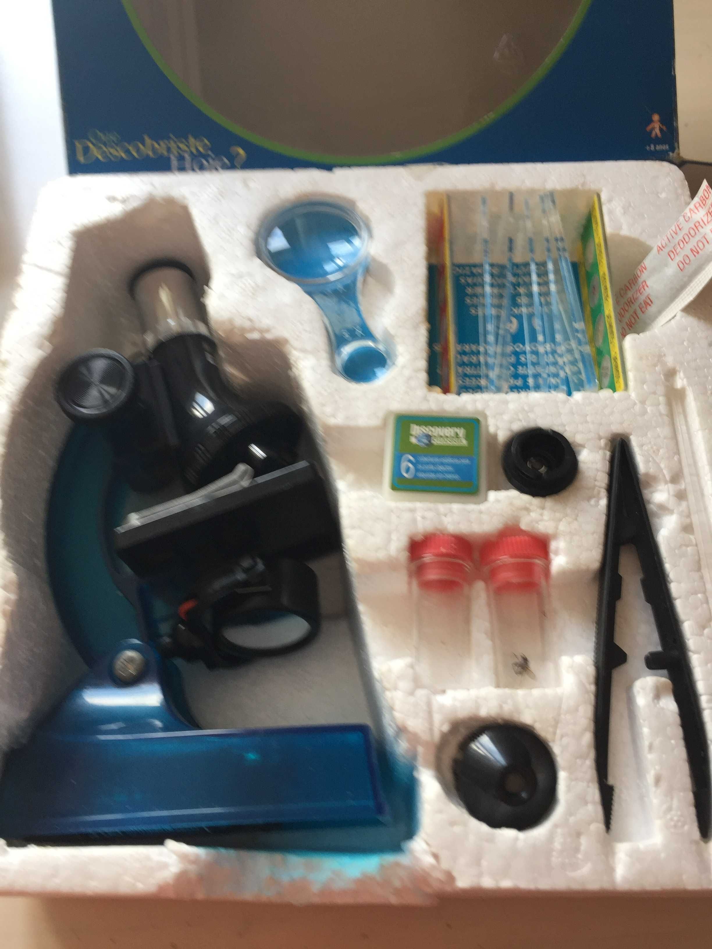 Microscópio e Conjunto completo para criança observar microorganismos