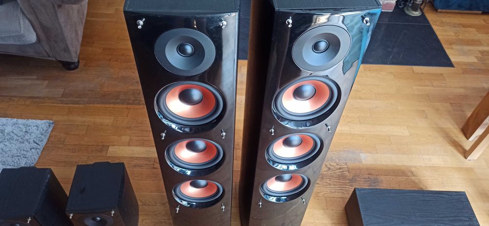 Kolumny głośnikowe pięć sztuk 900 wat 4-8ohm