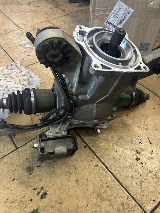 Редуктор повного приводу Мітсубісі Аутлендер 3 (задній]