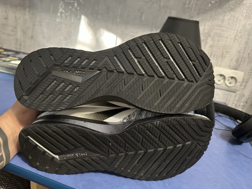 Кросівки Brooks ввдомоі фірми