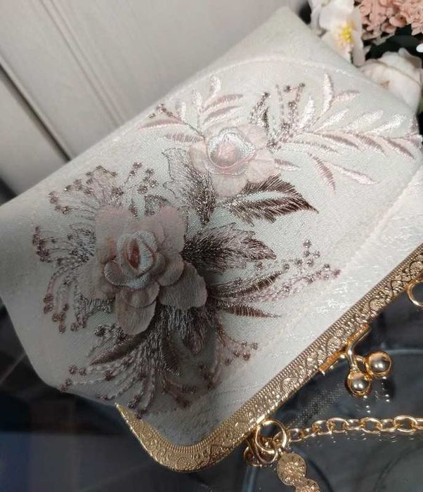 torebka wizytowa kuferek vintage lolita haftowana lolita ślub wesele