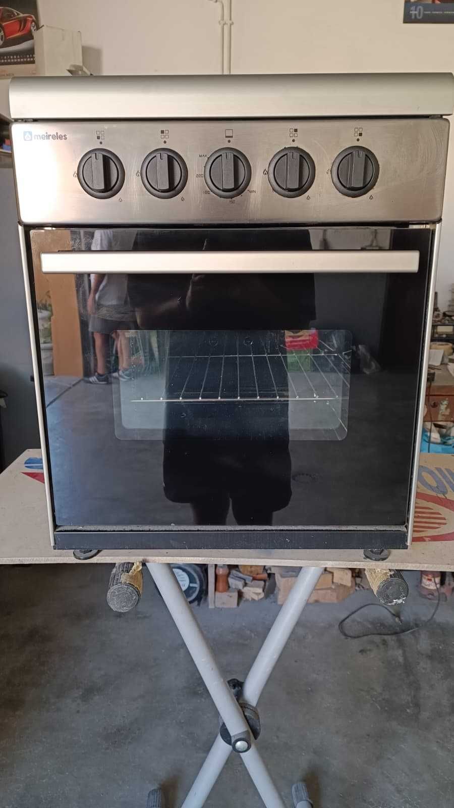 Fogão e forno Meireles