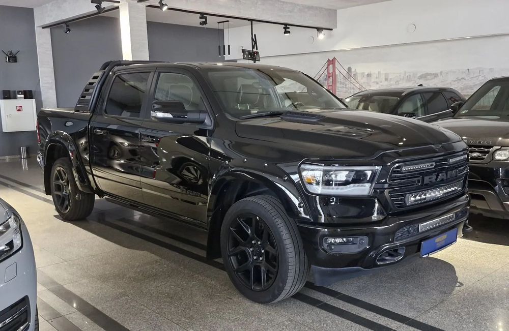 RAM 1500 1500 Laramie 5.7 V8, bezwypadkowy, Pneumatyka, Faktura VAT