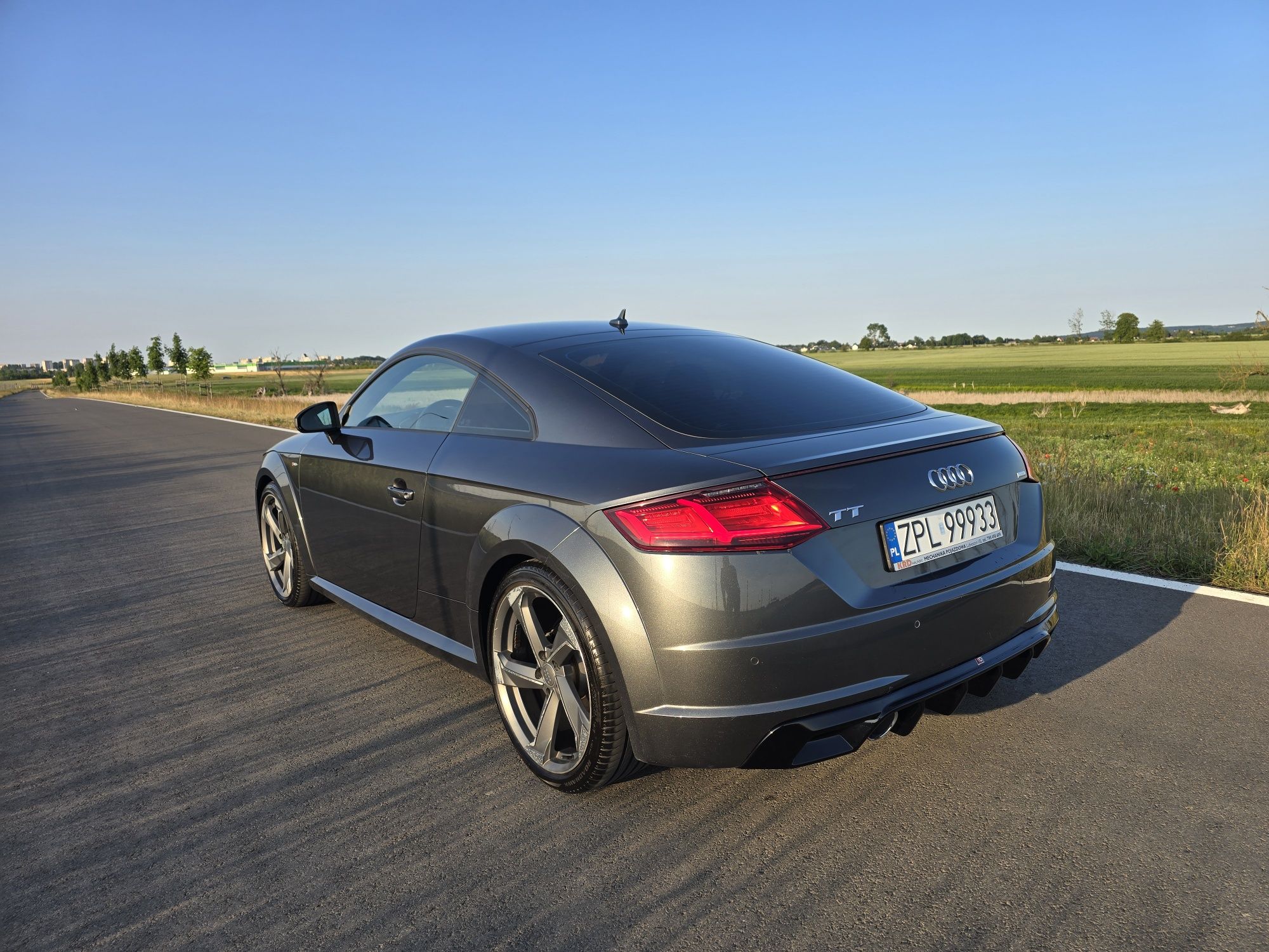 Audi TT 8S s-line